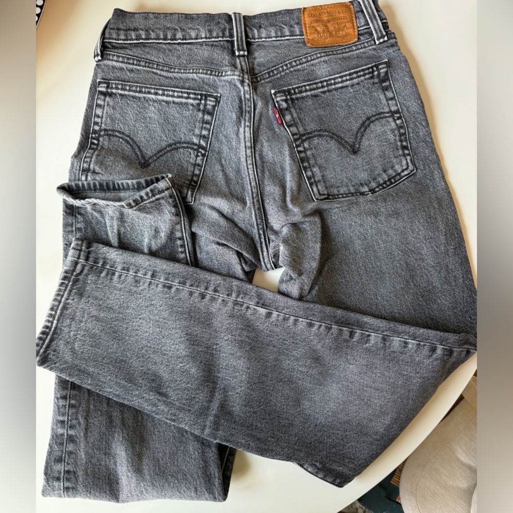 Levi’s -dusty black jeans